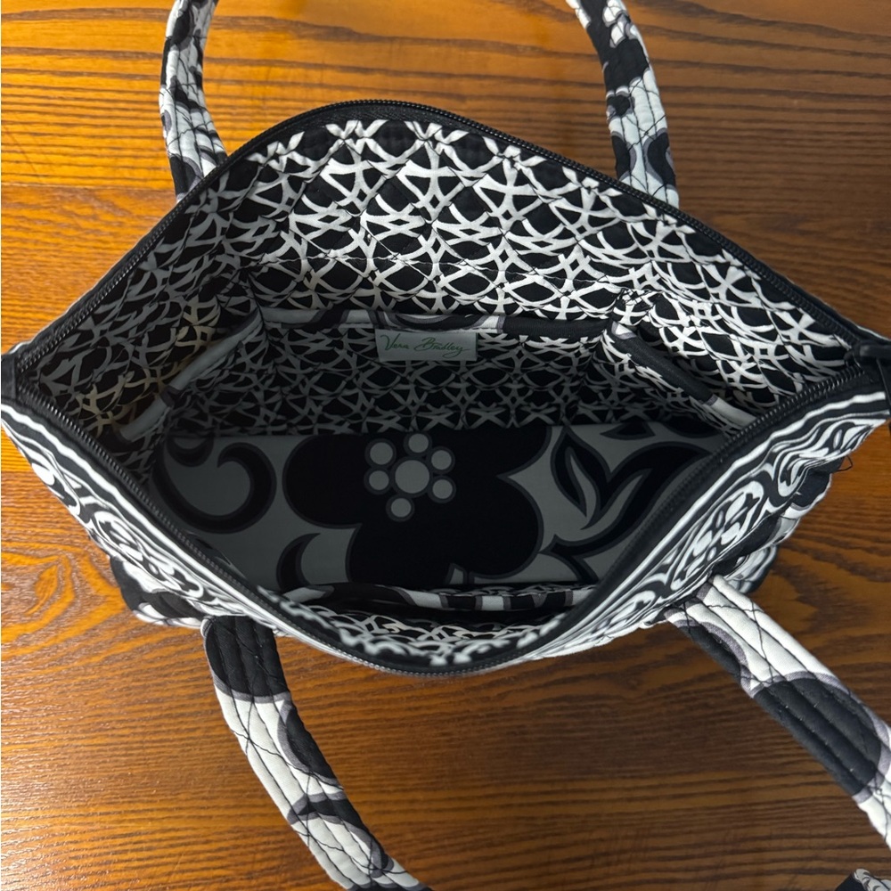 New Vera Bradley Bag~ Black & White ~ 11 1/2”W x 8”T - Picture 2 of 10